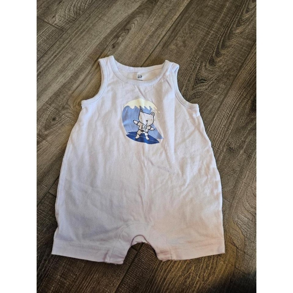 Baby gap‎ romper 3-6 mos